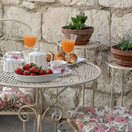 Διαμέρισμα Emperor's *