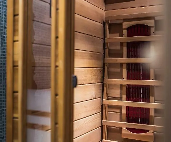 エンペラーズ スイーツ アパート *